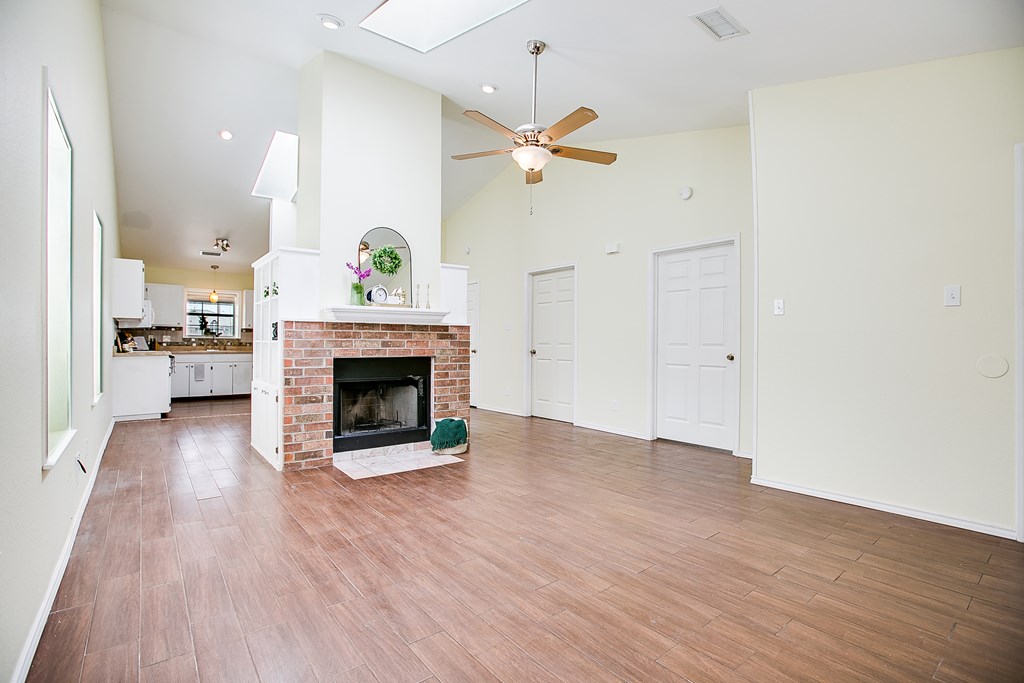 2638 Webster St Property Photo 8