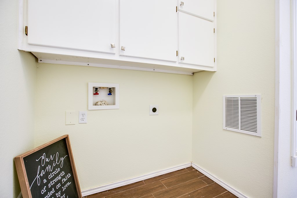 2638 Webster St Property Photo 28