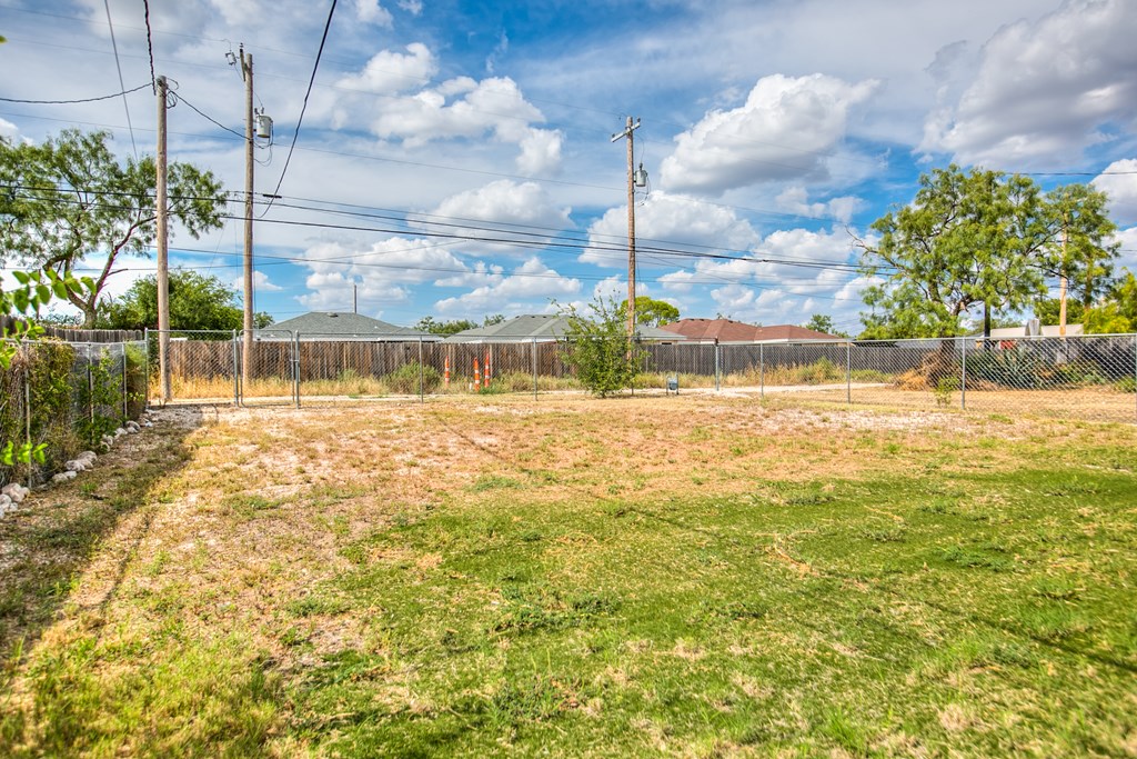 2638 Webster St Property Photo 32