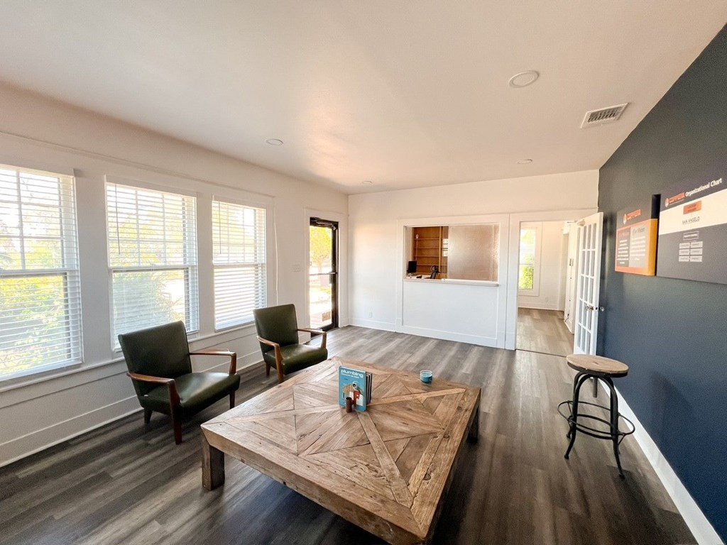 115 S Adams Avenue Property Photo 3