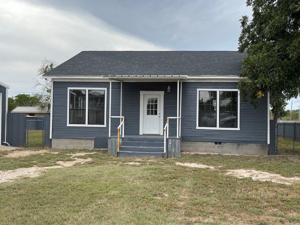 209 6th Ave Property Photo 2