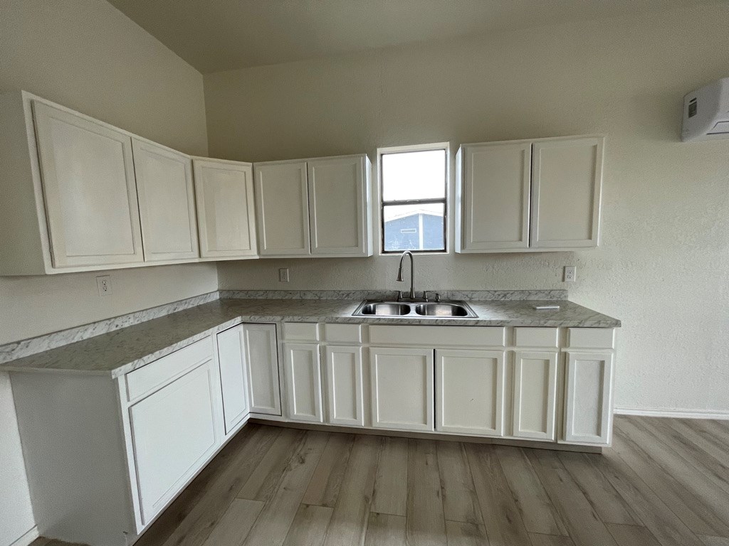 209 6th Ave Property Photo 4