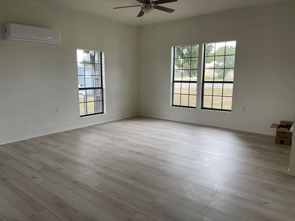 209 6th Ave Property Photo 6