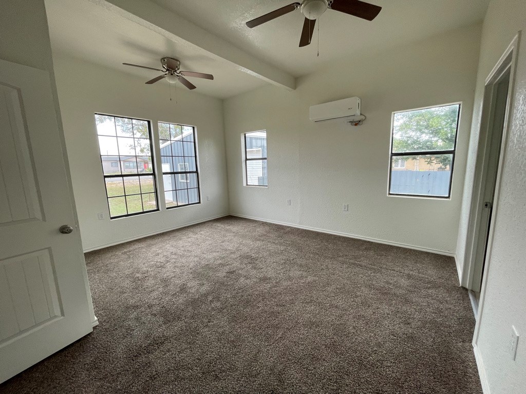 209 6th Ave Property Photo 7