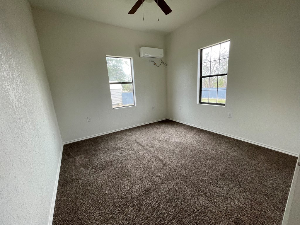 209 6th Ave Property Photo 10