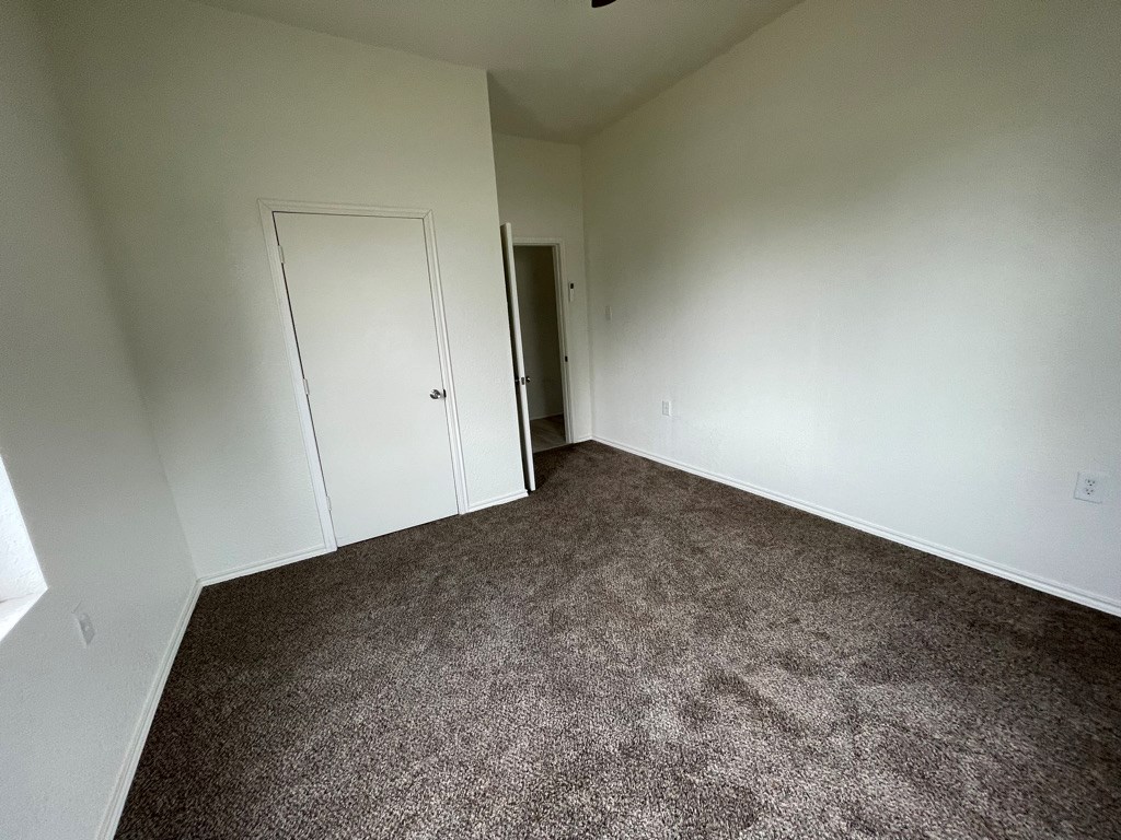 209 6th Ave Property Photo 11