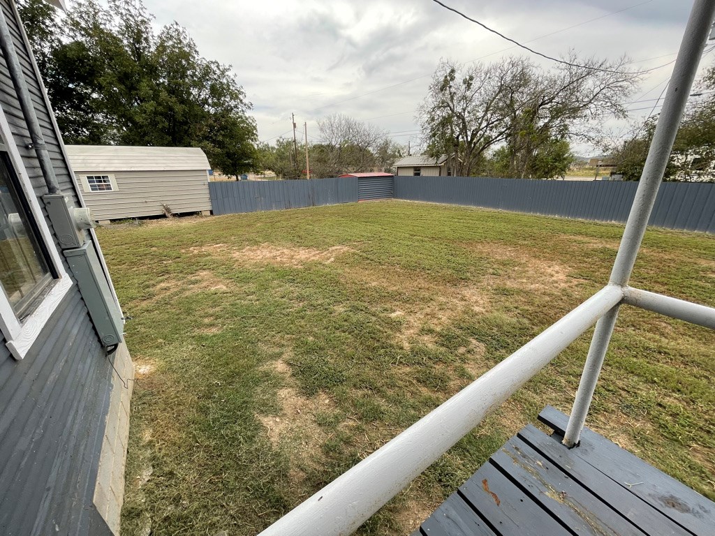 209 6th Ave Property Photo 13