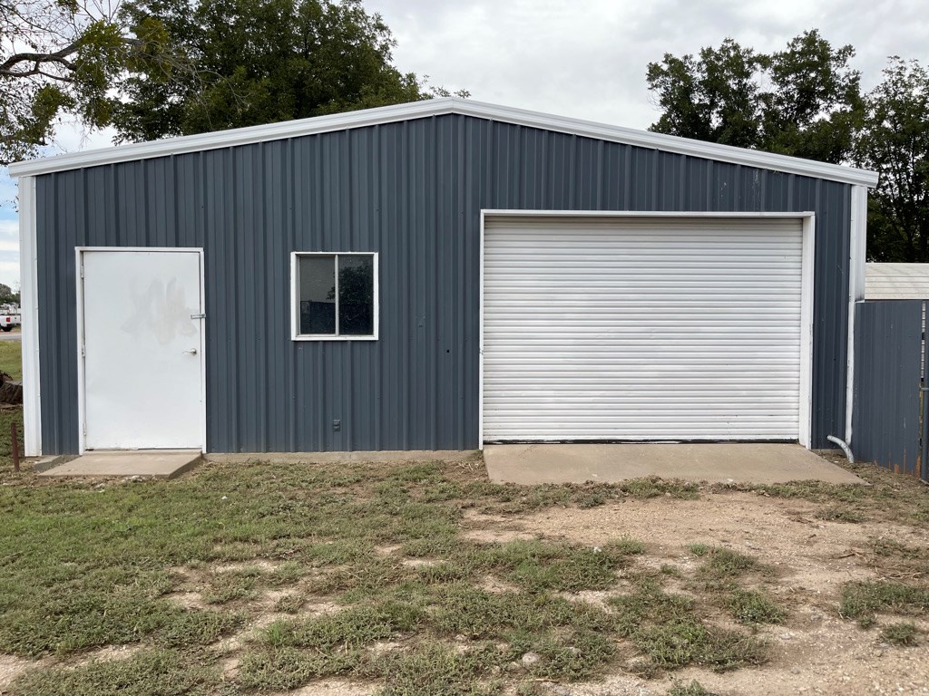 209 6th Ave Property Photo 15