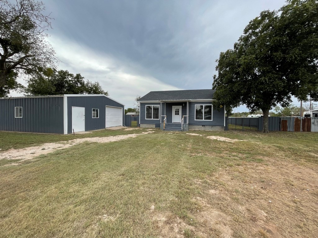 209 6th Ave Property Photo 17