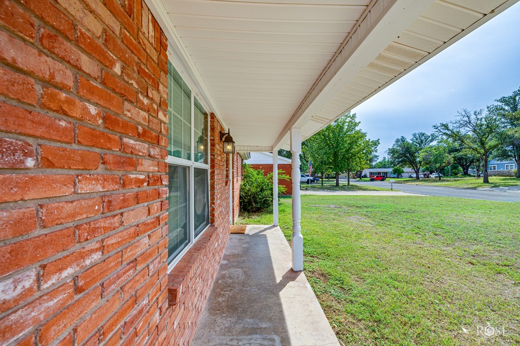 3312 Westover Terrace Dr Property Photo 6