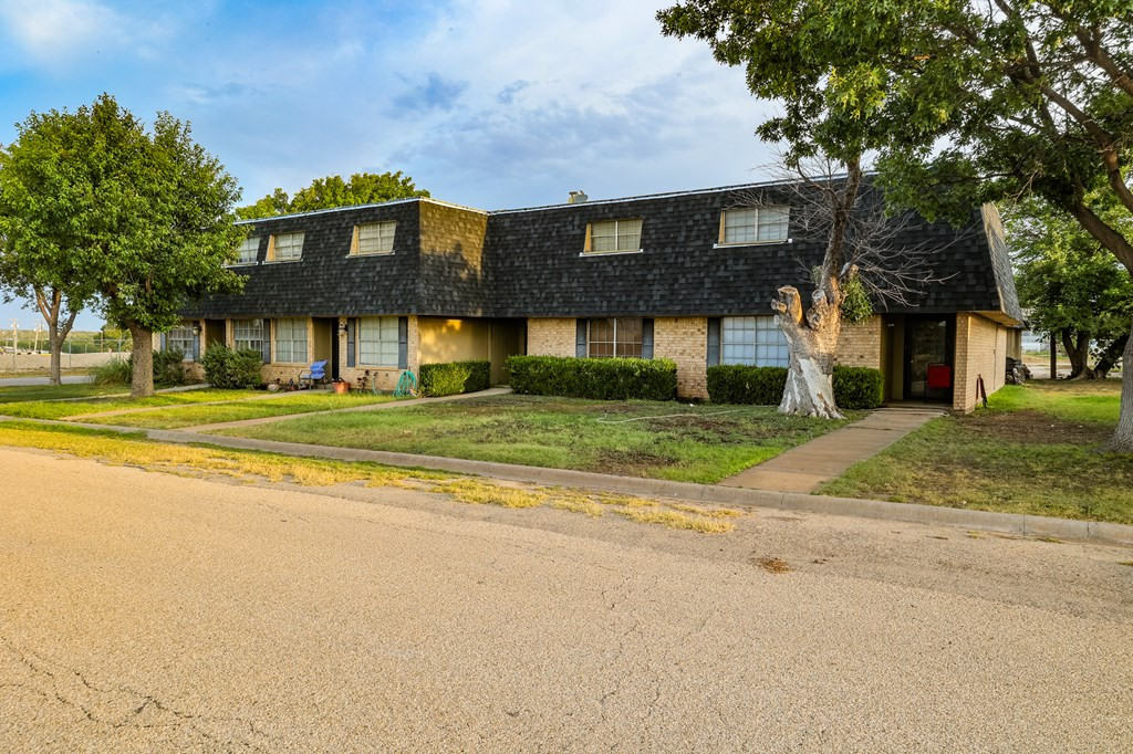 102 Fairway Drive Property Photo 4