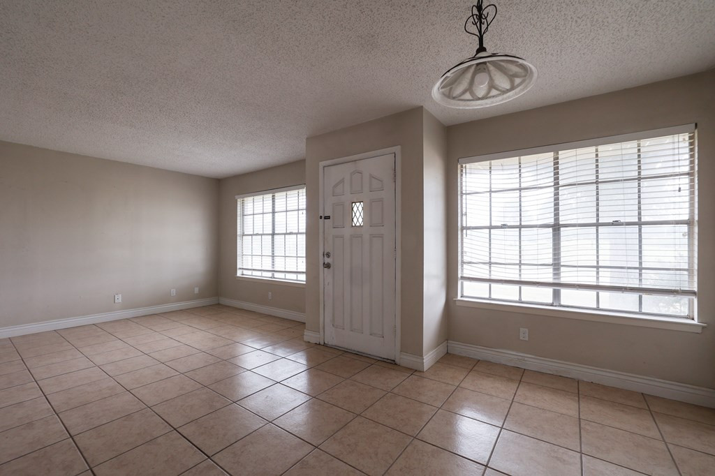 102 Fairway Drive Property Photo 8