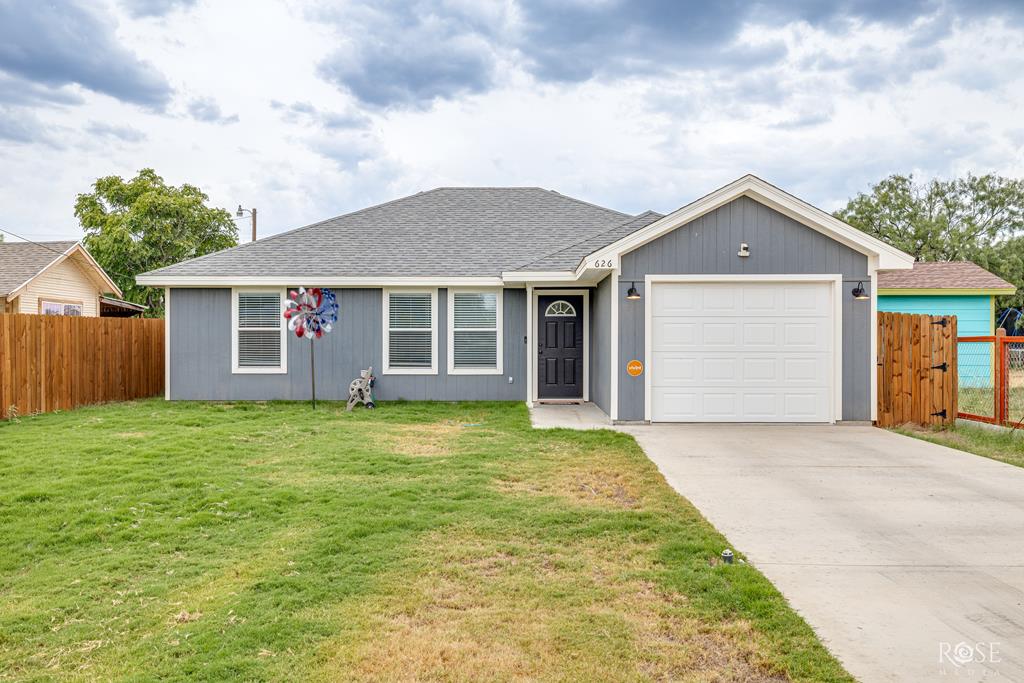 626 Parsons St Property Photo 1