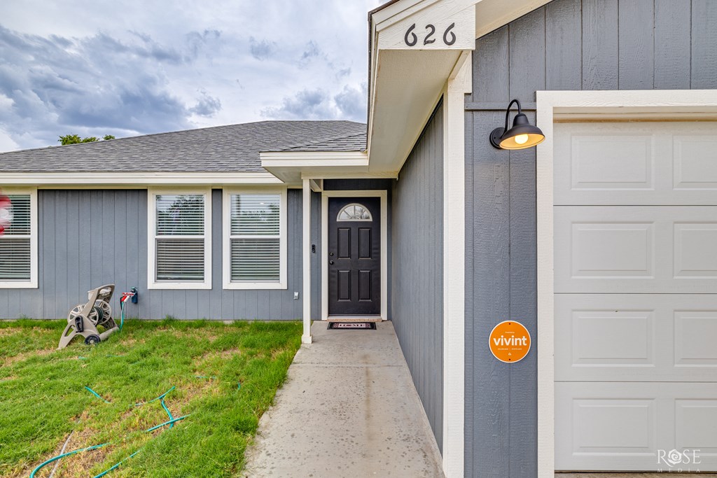 626 Parsons St Property Photo 3