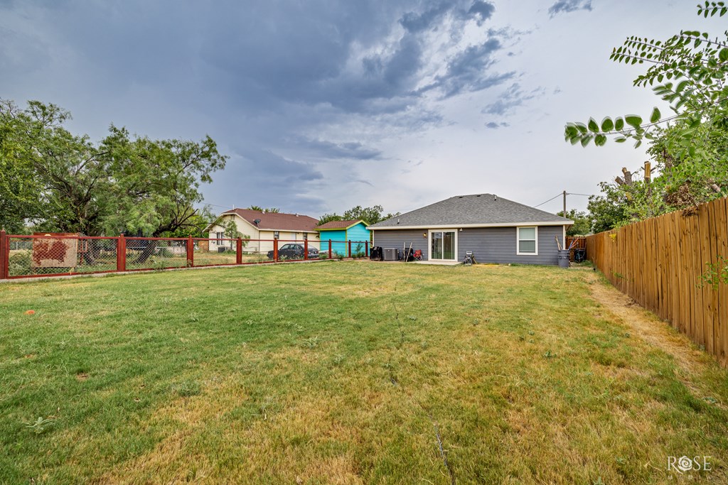 626 Parsons St Property Photo 14