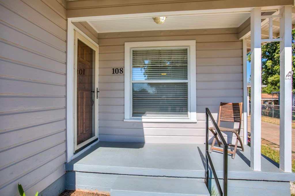 108 Largent Ave Property Photo 6