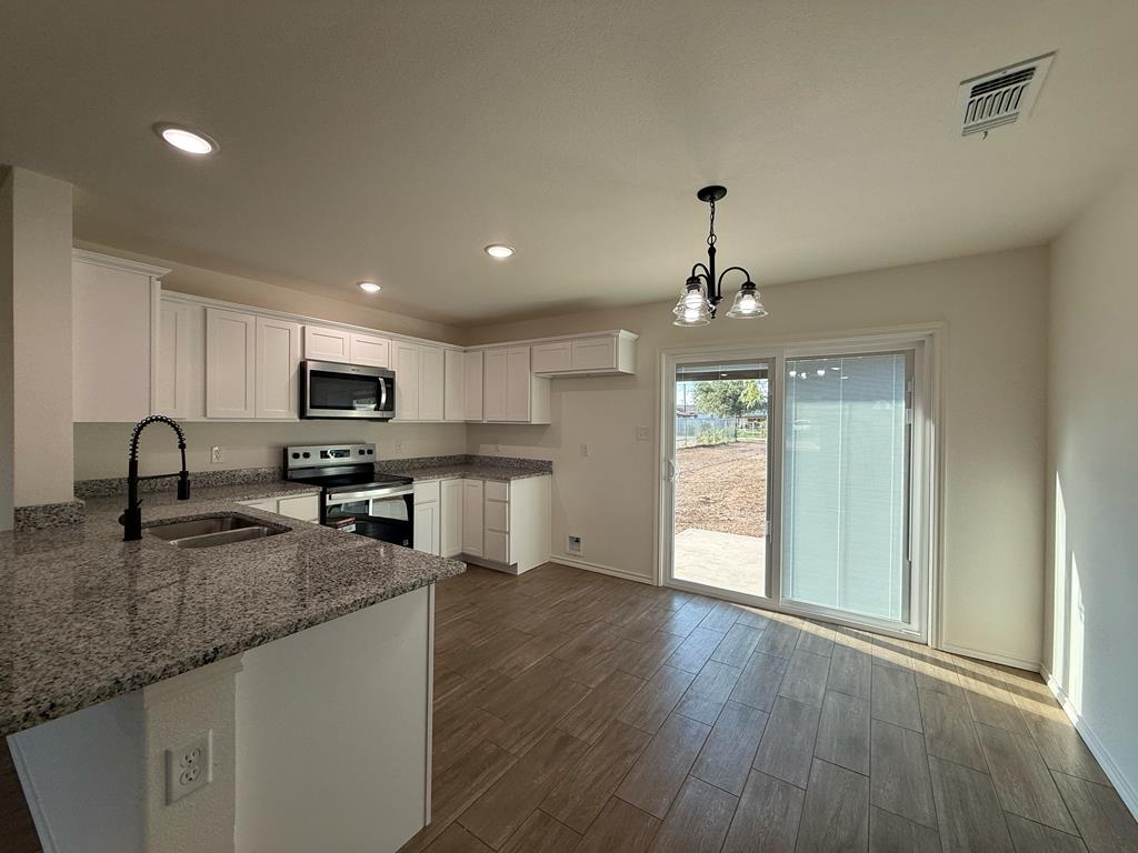 914 Texas Ave Property Photo 5