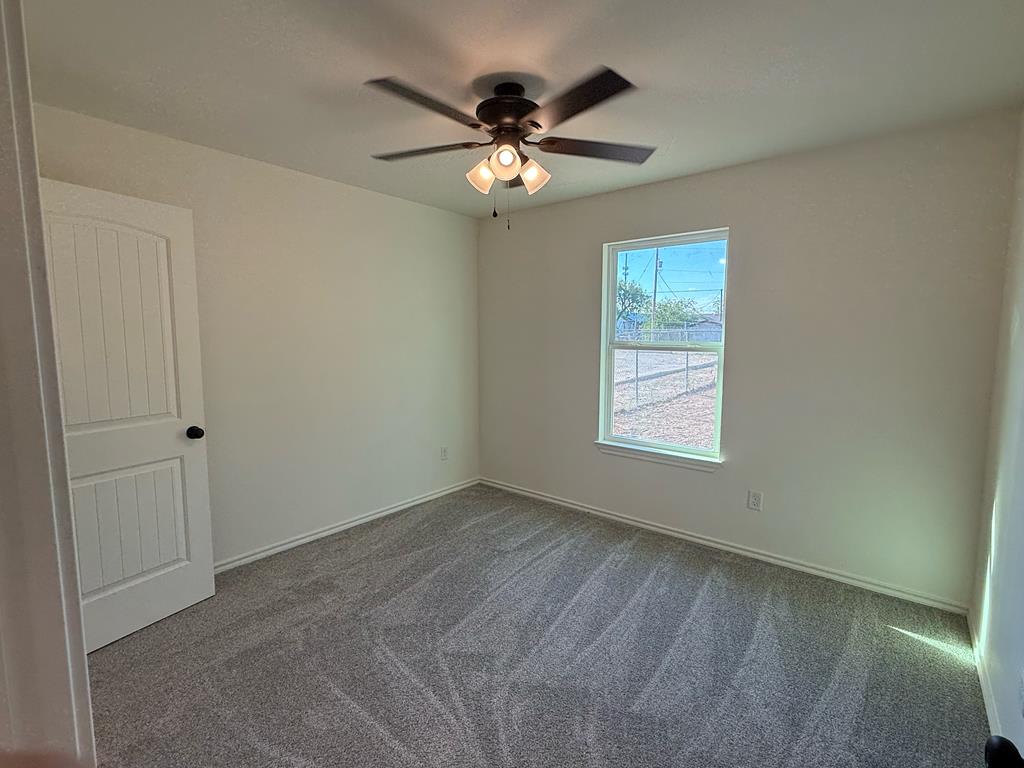 914 Texas Ave Property Photo 6