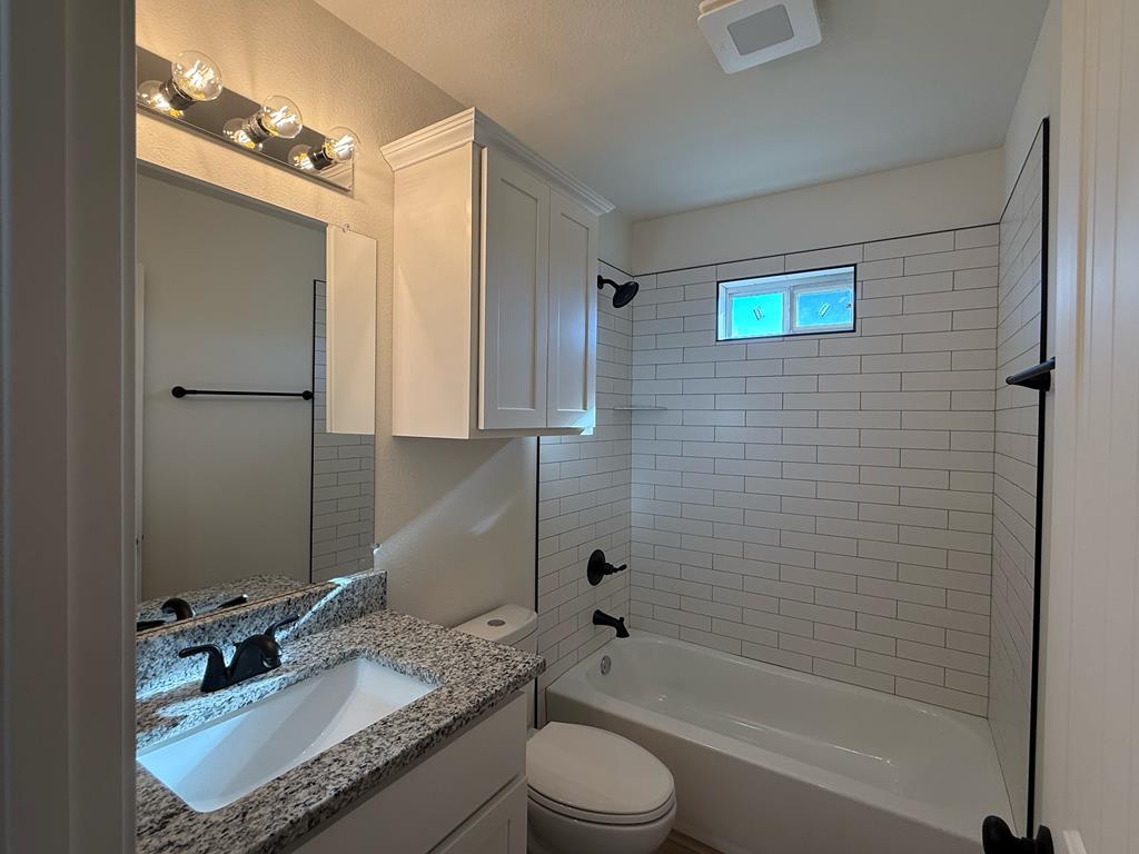 914 Texas Ave Property Photo 8