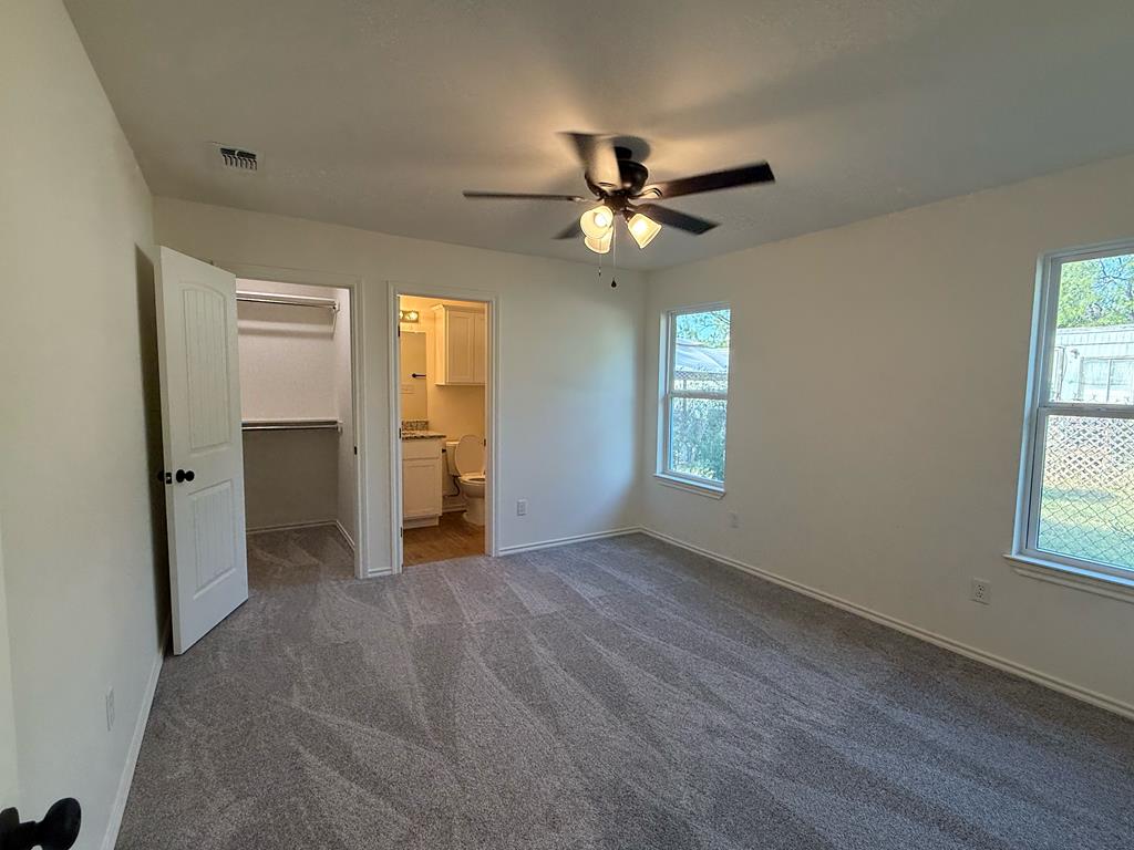 914 Texas Ave Property Photo 13