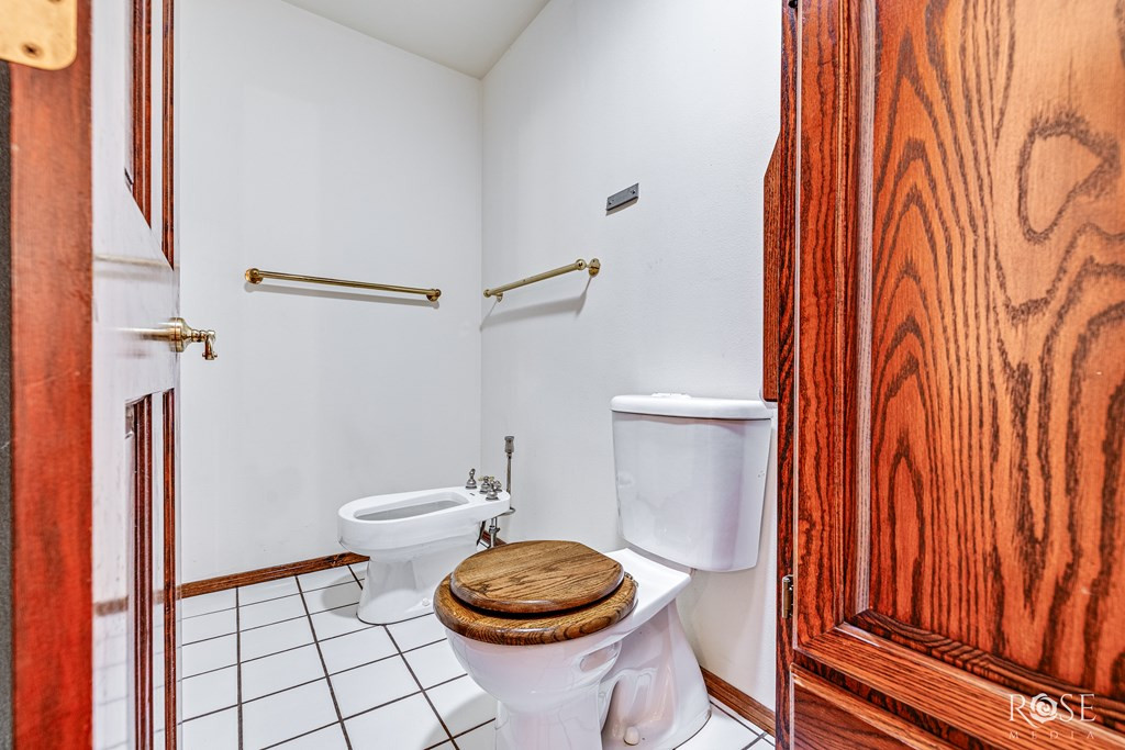 120 Kings Court Property Photo 24