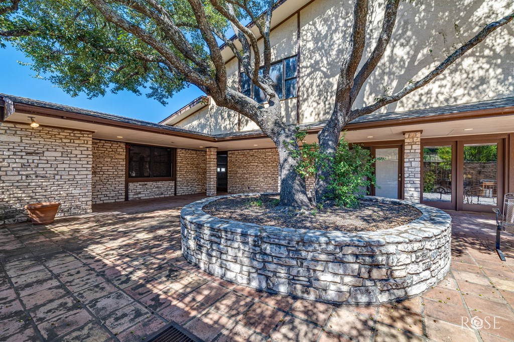 120 Kings Court Property Photo 33