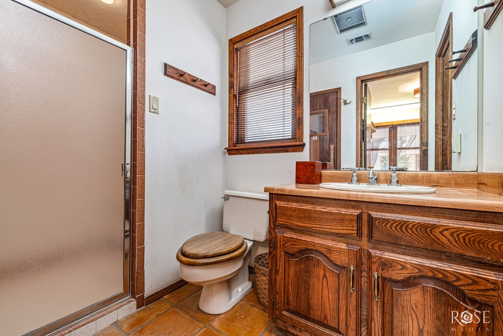 120 Kings Court Property Photo 37