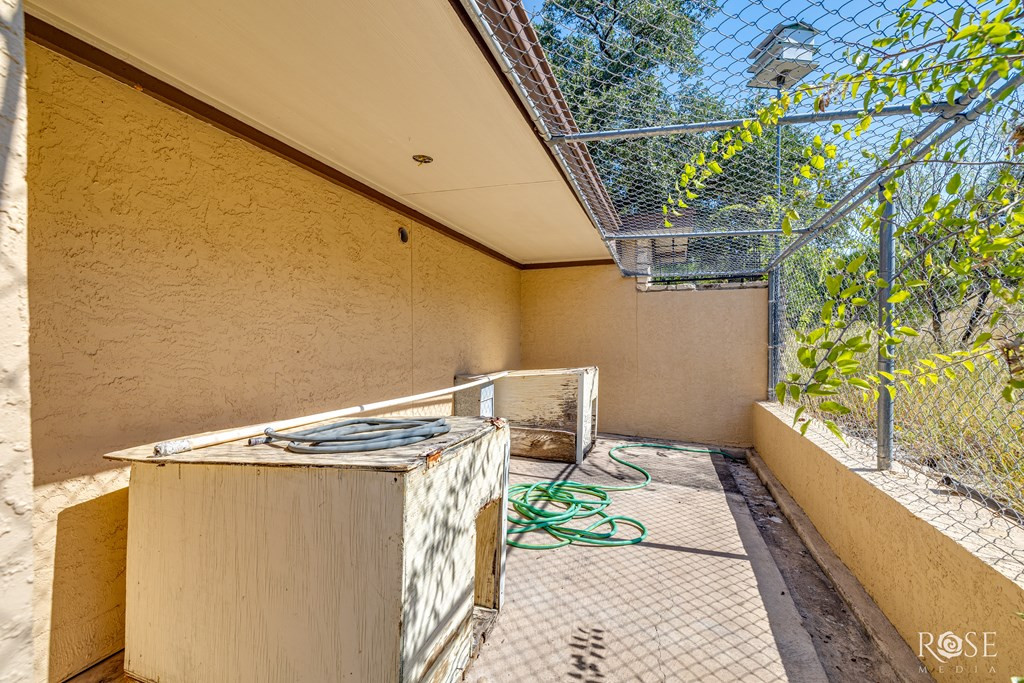 120 Kings Court Property Photo 42