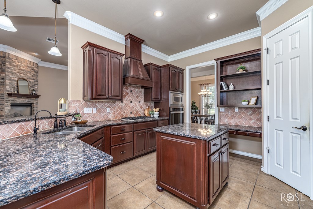 4833 N Bentwood Dr Property Photo 7