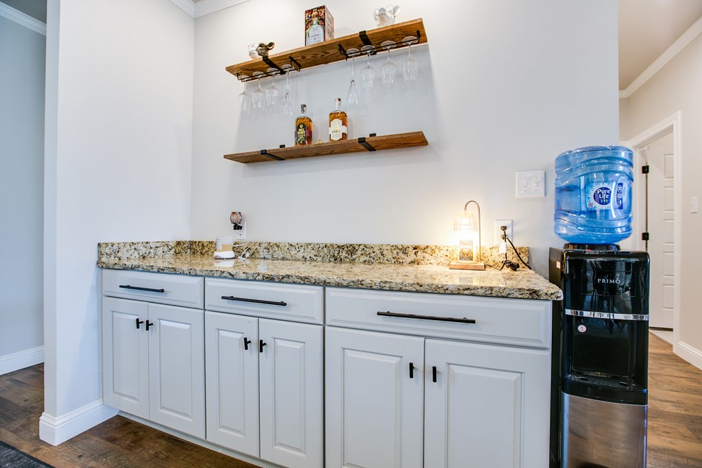 2908 Houston St Property Photo 9