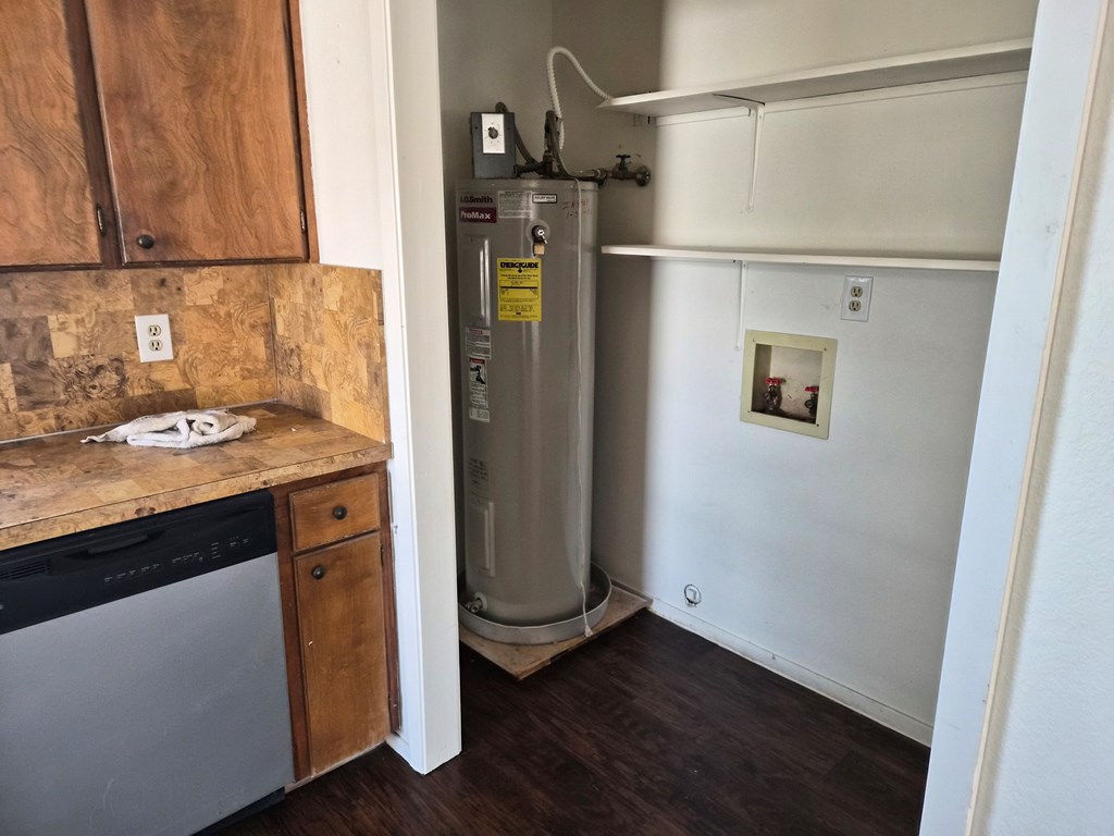 802 N Bishop St Property Photo 6