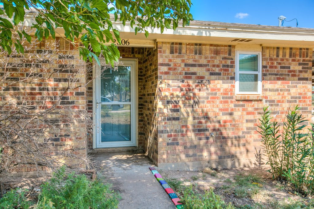 2306 Bitner Rd Property Photo 3