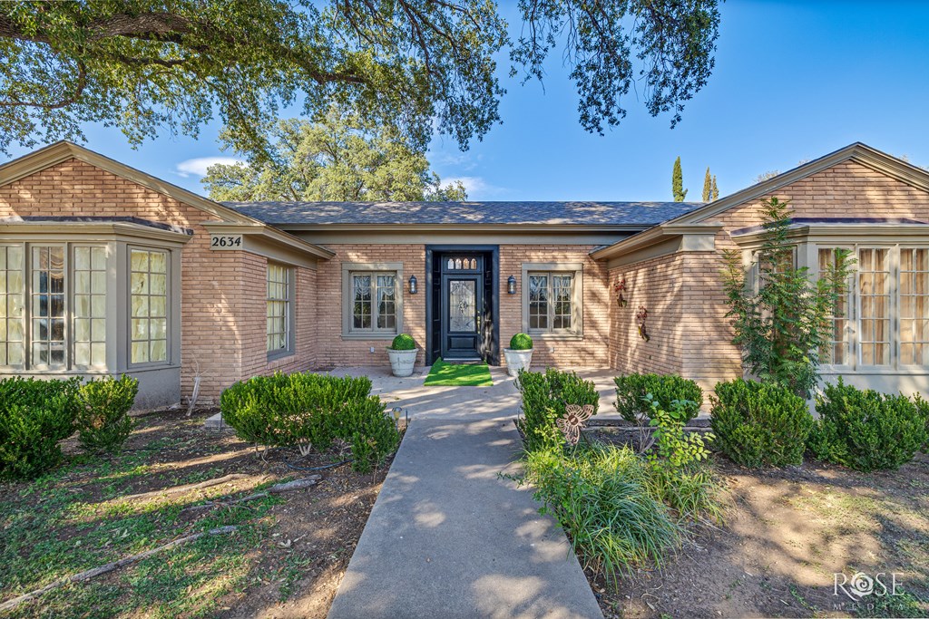 2634 Oxford Ave Property Photo 5