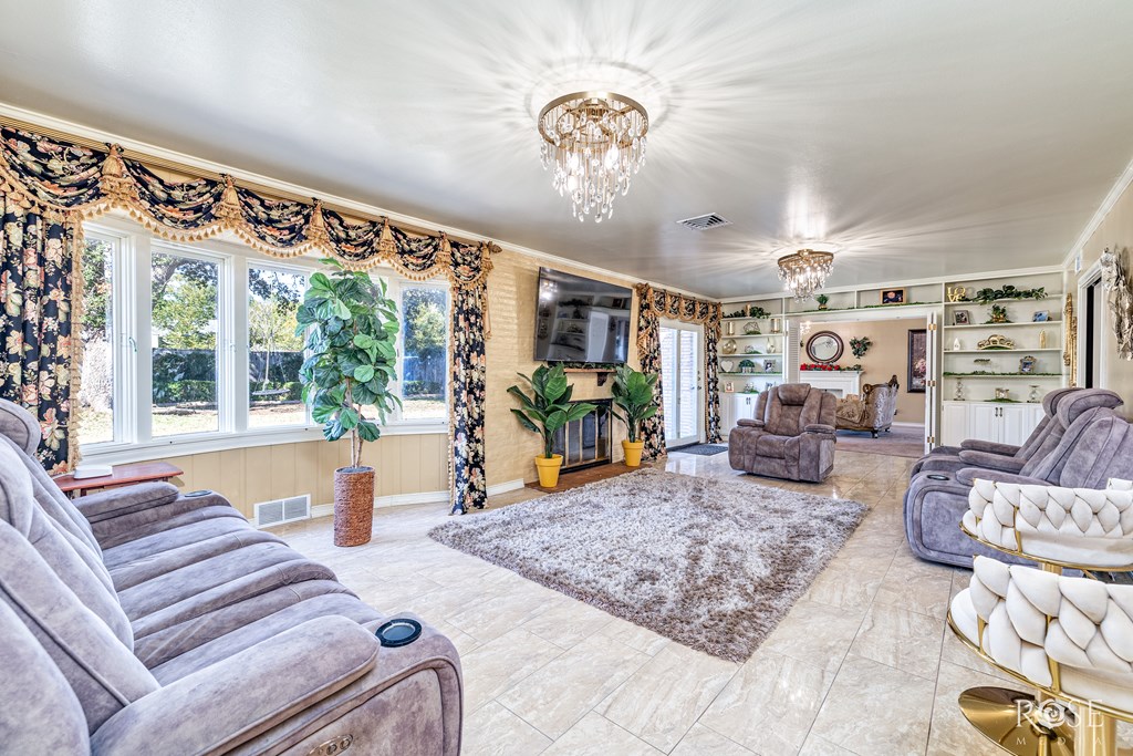 2634 Oxford Ave Property Photo 11