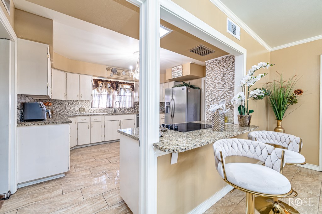 2634 Oxford Ave Property Photo 12