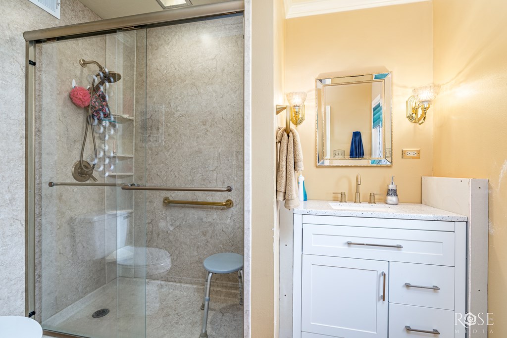 2634 Oxford Ave Property Photo 19