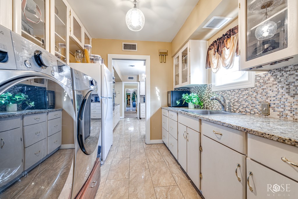 2634 Oxford Ave Property Photo 28