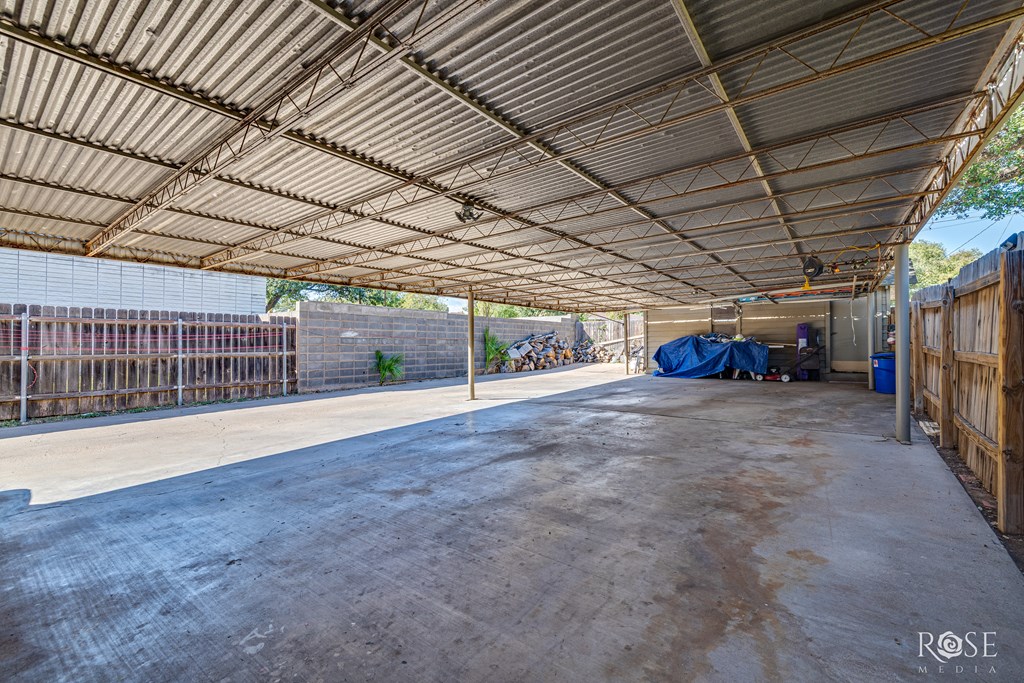 2634 Oxford Ave Property Photo 39