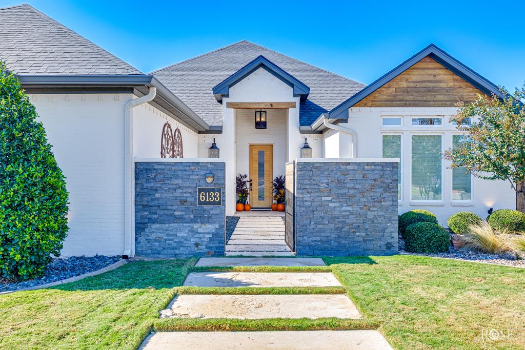 6133 Lois Lane Property Photo 1