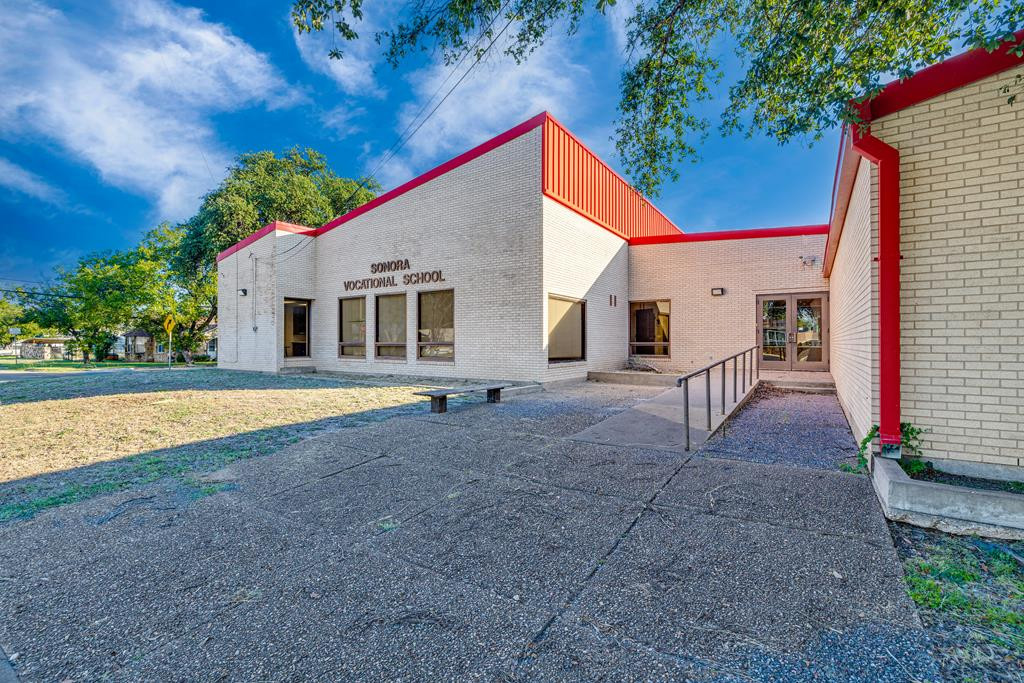 805 S Prospect Avenue Property Photo 1