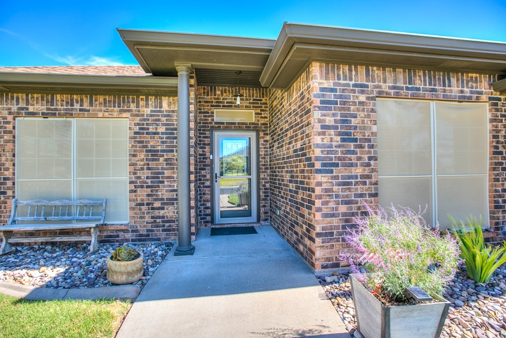 6014 Maravillas St Property Photo 7