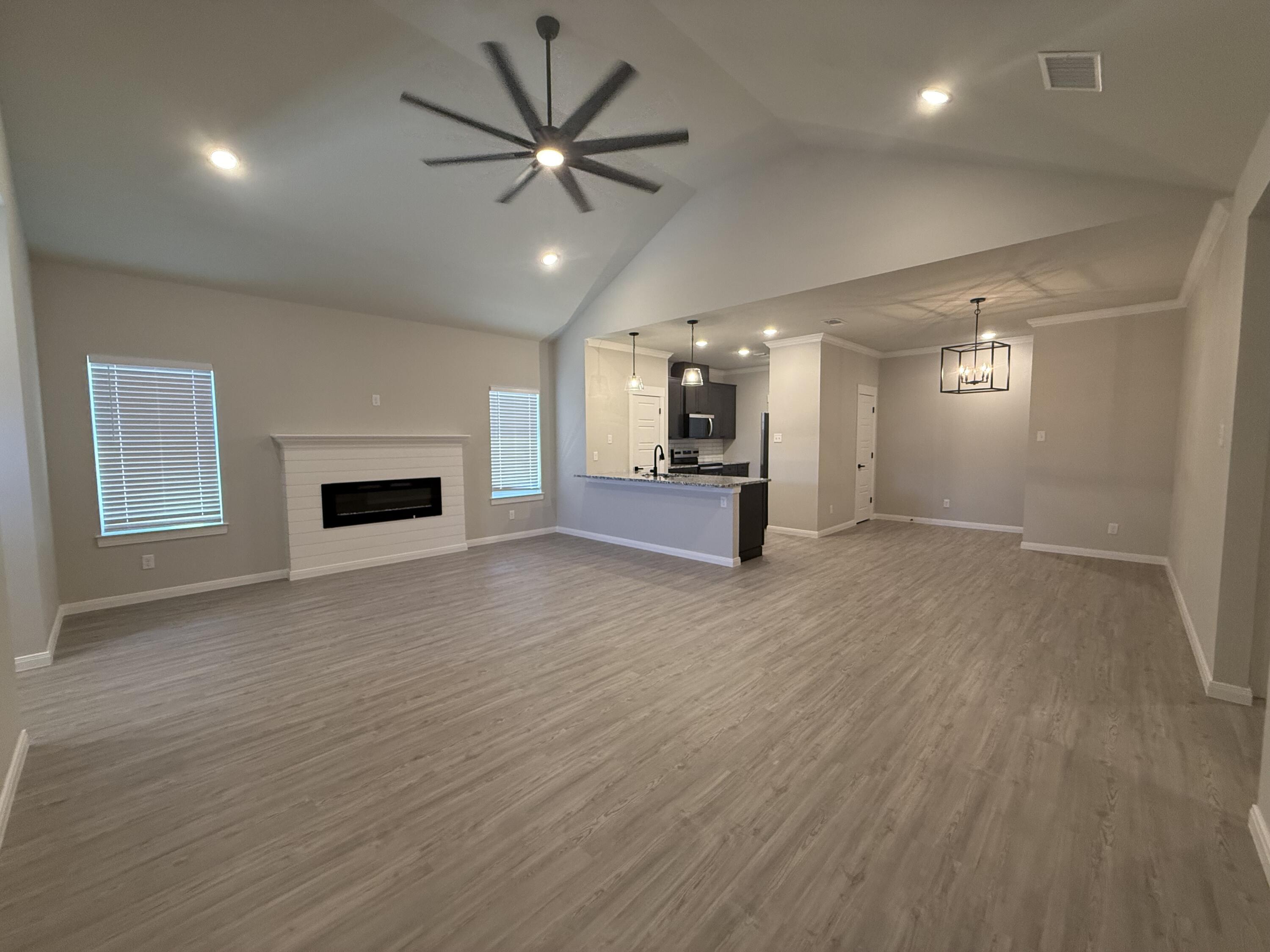 3126 Forest Hill Drive Property Photo 3