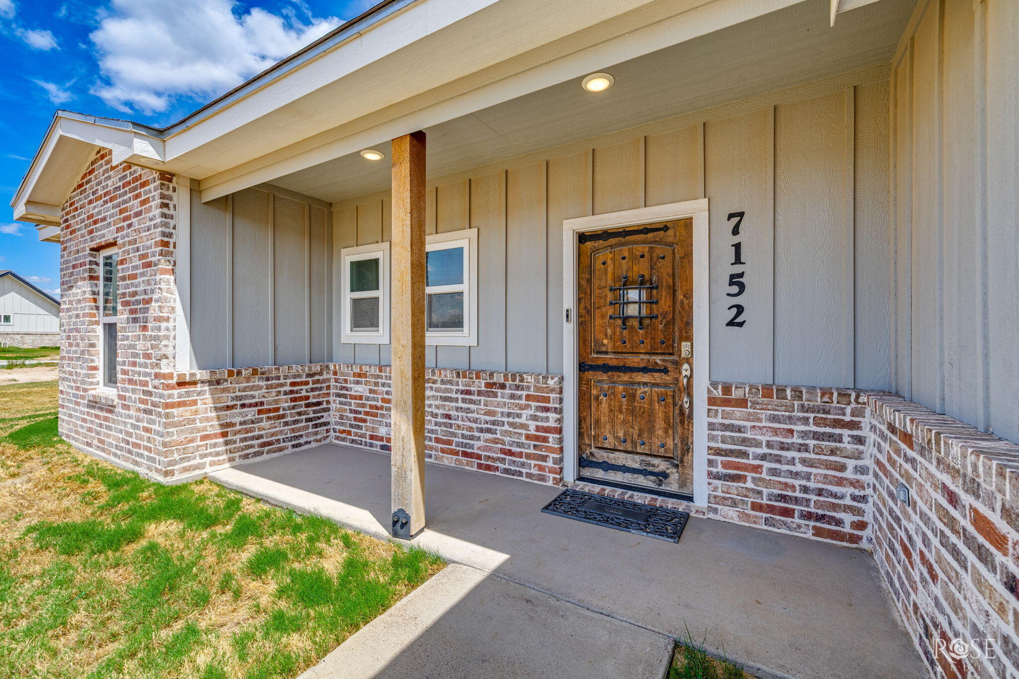 7152 Club Creek Lane Property Photo 4