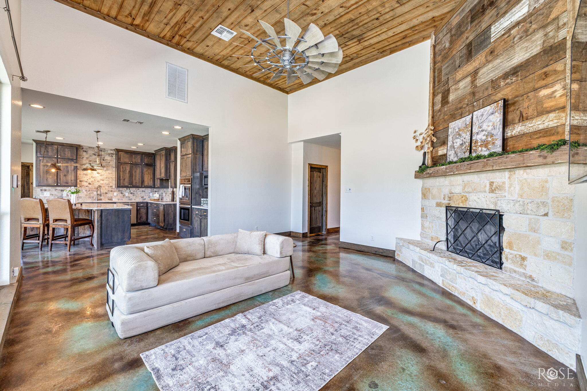 7152 Club Creek Lane Property Photo 8