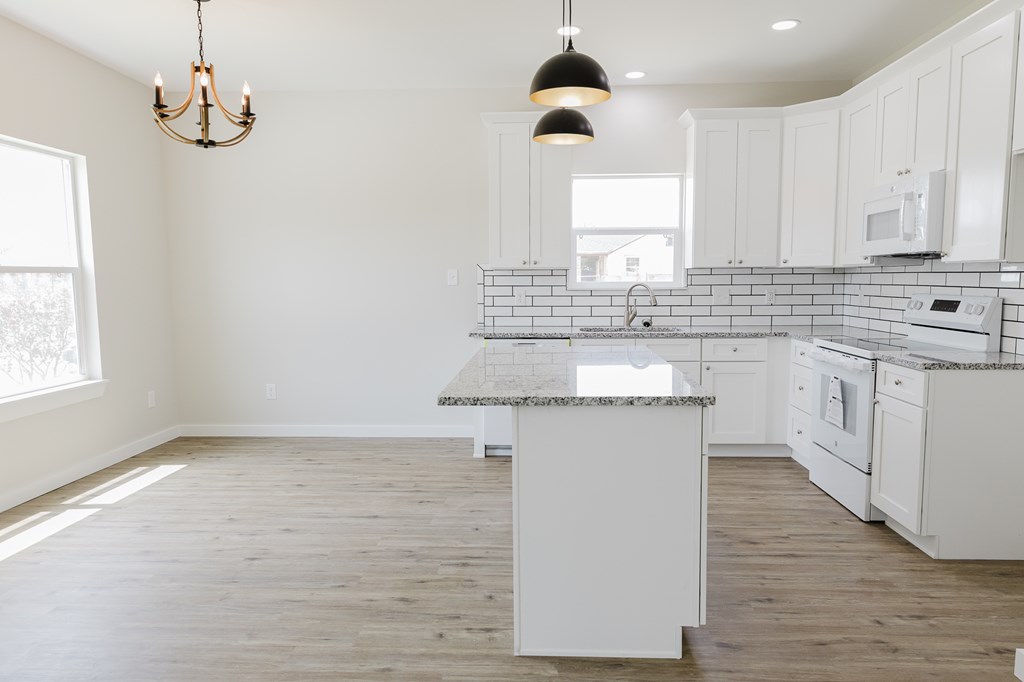 1802 Ellis St Property Photo 5