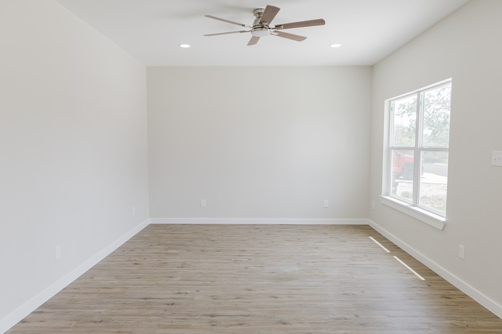 1802 Ellis St Property Photo 11