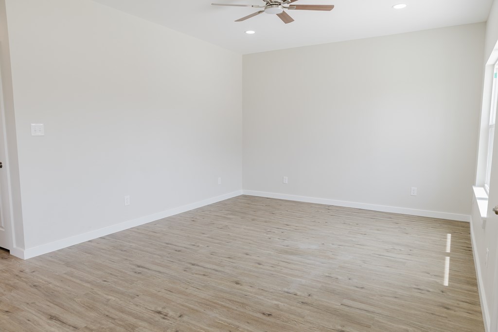 1802 Ellis St Property Photo 12