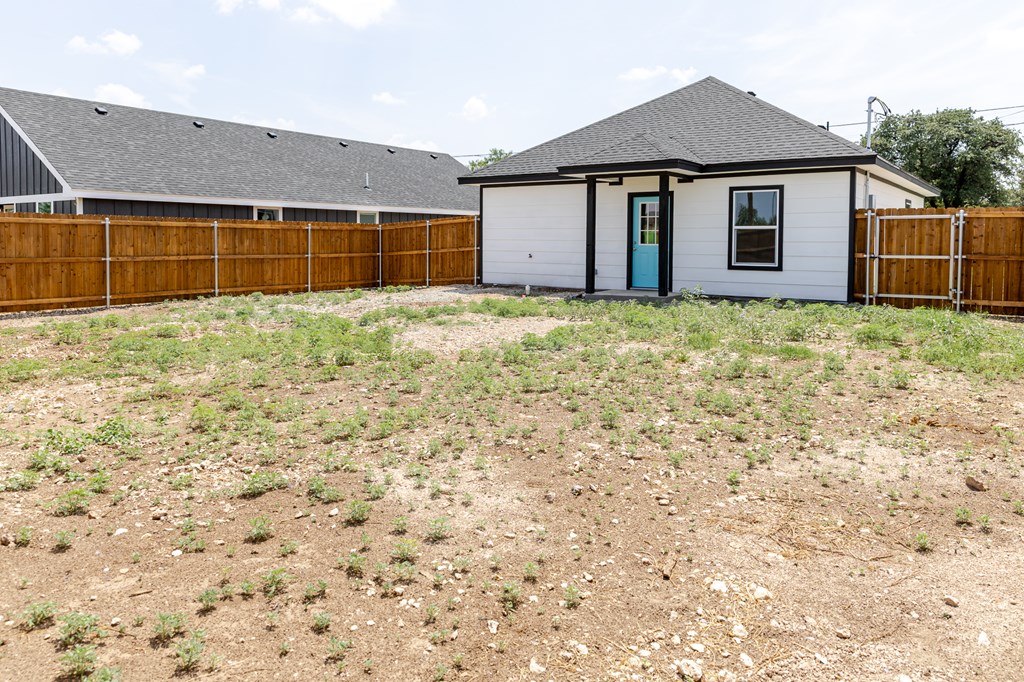 1802 Ellis St Property Photo 25