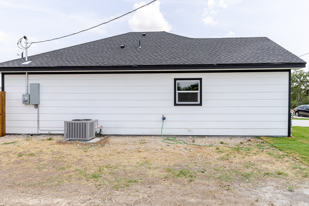 1802 Ellis St Property Photo 29