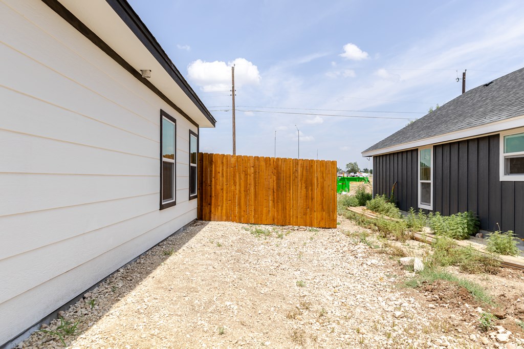 1802 Ellis St Property Photo 33